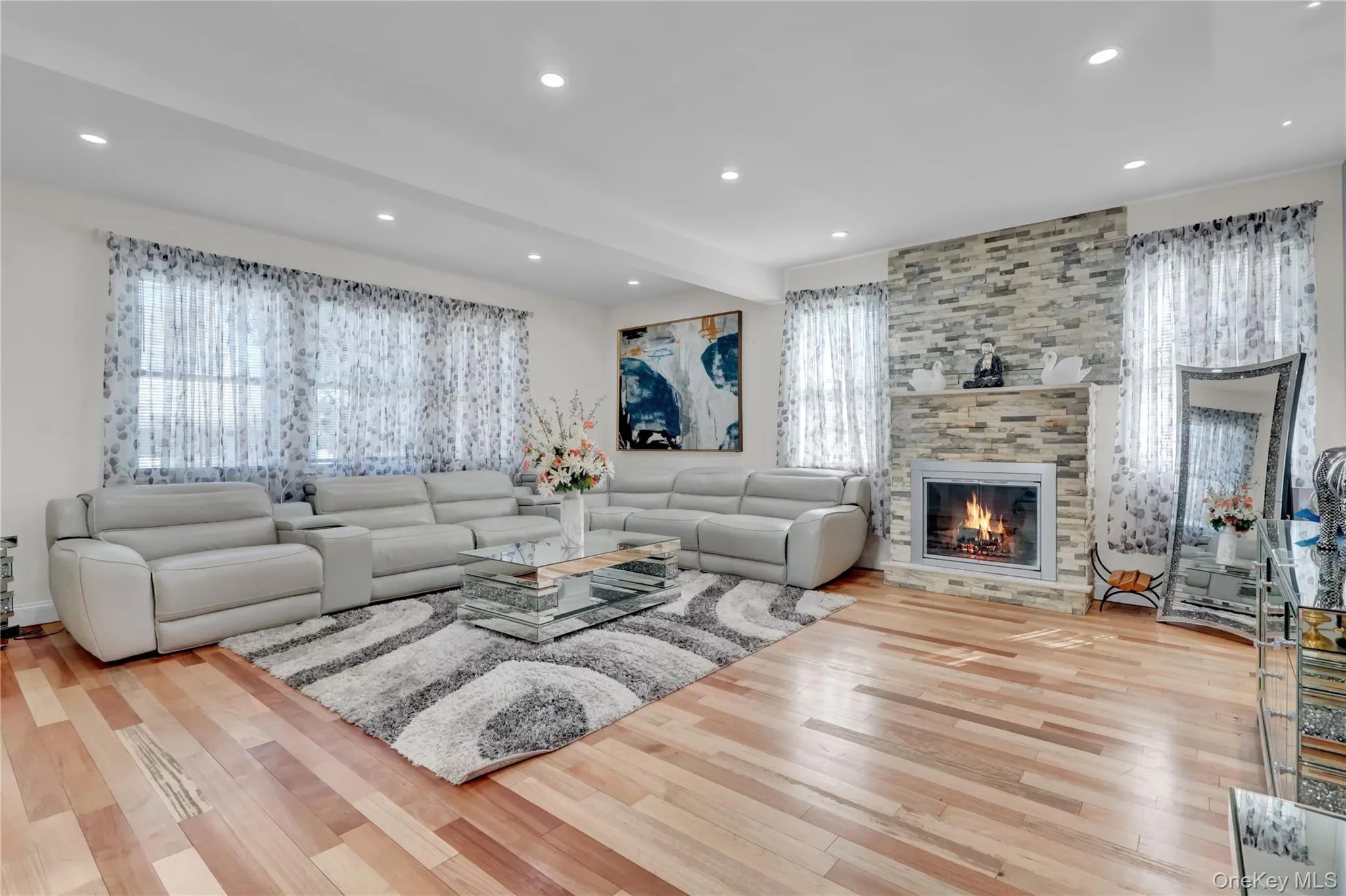 26 Hilbert Street, Hempstead, NY, 4 Bedrooms Bedrooms, 9 Rooms Rooms,4 BathroomsBathrooms,Residential Sale,For Rent,Hilbert,0,970880 26 Hilbert Street, Hempstead, NY, 4 Bedrooms Bedrooms, 9 Rooms Rooms,4 BathroomsBathrooms,Residential Sale,For Rent,Hilbert,0,970880