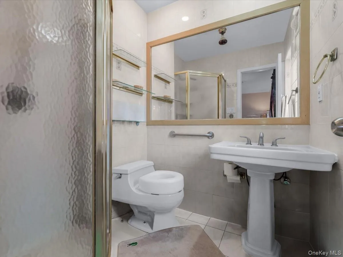 82-04 141st Street, New York, NY, 3 Bedrooms Bedrooms, 10 Rooms Rooms,3 BathroomsBathrooms,Residential,For Rent,141st,0,970882 82-04 141st Street, New York, NY, 3 Bedrooms Bedrooms, 10 Rooms Rooms,3 BathroomsBathrooms,Residential,For Rent,141st,0,970882