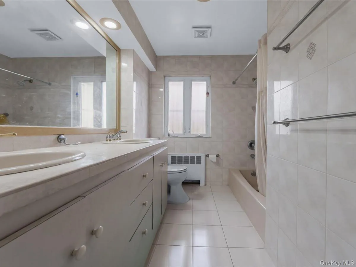 82-04 141st Street, New York, NY, 3 Bedrooms Bedrooms, 10 Rooms Rooms,3 BathroomsBathrooms,Residential,For Rent,141st,0,970882 82-04 141st Street, New York, NY, 3 Bedrooms Bedrooms, 10 Rooms Rooms,3 BathroomsBathrooms,Residential,For Rent,141st,0,970882