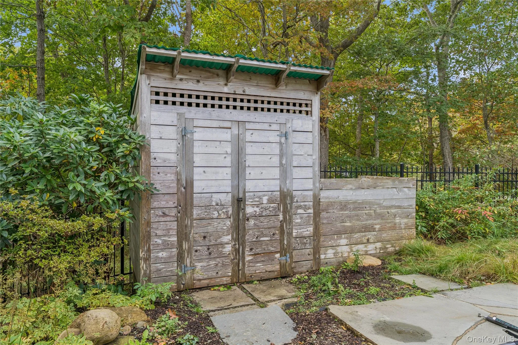 51 Davis Drive, East Hampton, NY, 4 Bedrooms Bedrooms, 9 Rooms Rooms,3 BathroomsBathrooms,Residential Sale,For Rent,Davis,0,970896 51 Davis Drive, East Hampton, NY, 4 Bedrooms Bedrooms, 9 Rooms Rooms,3 BathroomsBathrooms,Residential Sale,For Rent,Davis,0,970896