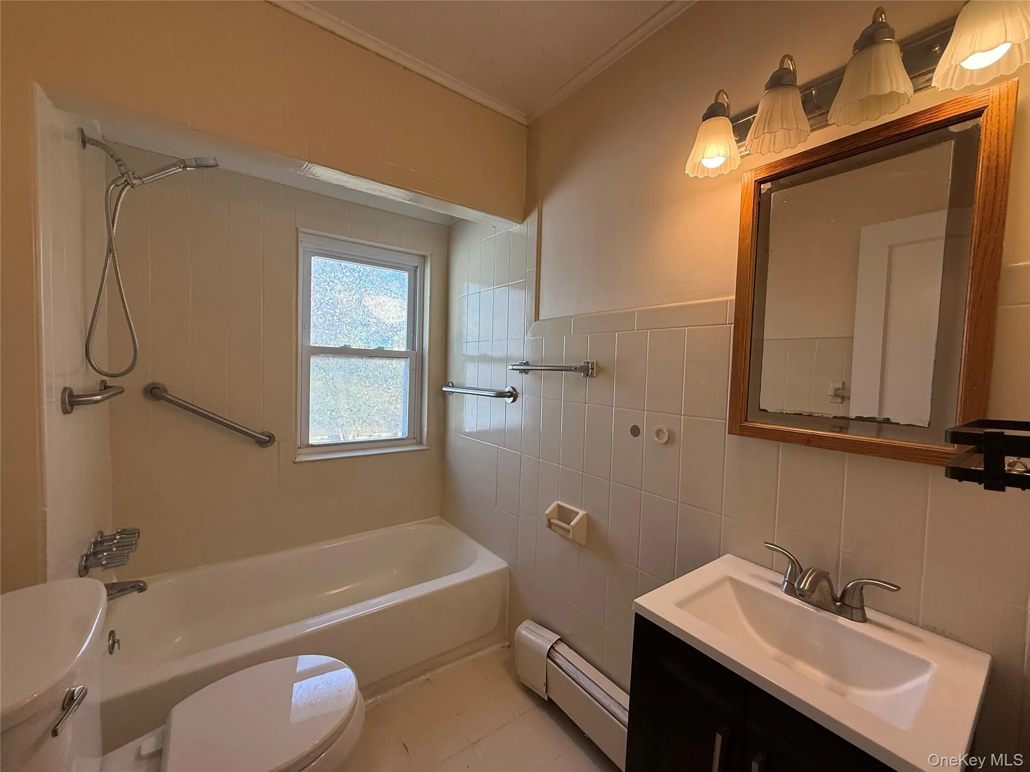 15 Maple Grove Street, North Hempstead, NY, 4 Bedrooms Bedrooms, 8 Rooms Rooms,2 BathroomsBathrooms,Residential Lease,For Rent,Maple Grove,0,970913 15 Maple Grove Street, North Hempstead, NY, 4 Bedrooms Bedrooms, 8 Rooms Rooms,2 BathroomsBathrooms,Residential Lease,For Rent,Maple Grove,0,970913