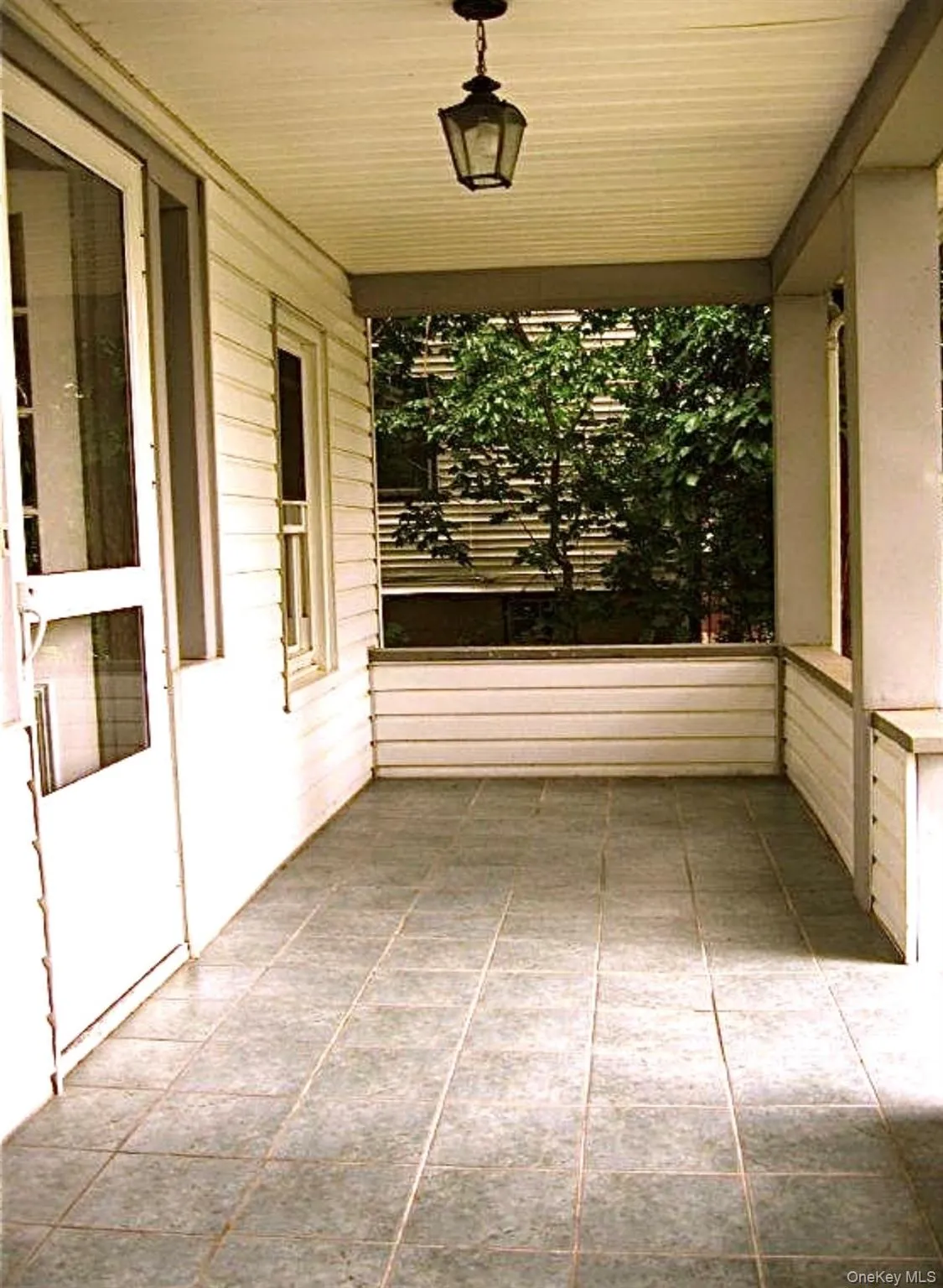 15 Maple Grove Street, North Hempstead, NY, 4 Bedrooms Bedrooms, 8 Rooms Rooms,2 BathroomsBathrooms,Residential Lease,For Rent,Maple Grove,0,970913 15 Maple Grove Street, North Hempstead, NY, 4 Bedrooms Bedrooms, 8 Rooms Rooms,2 BathroomsBathrooms,Residential Lease,For Rent,Maple Grove,0,970913