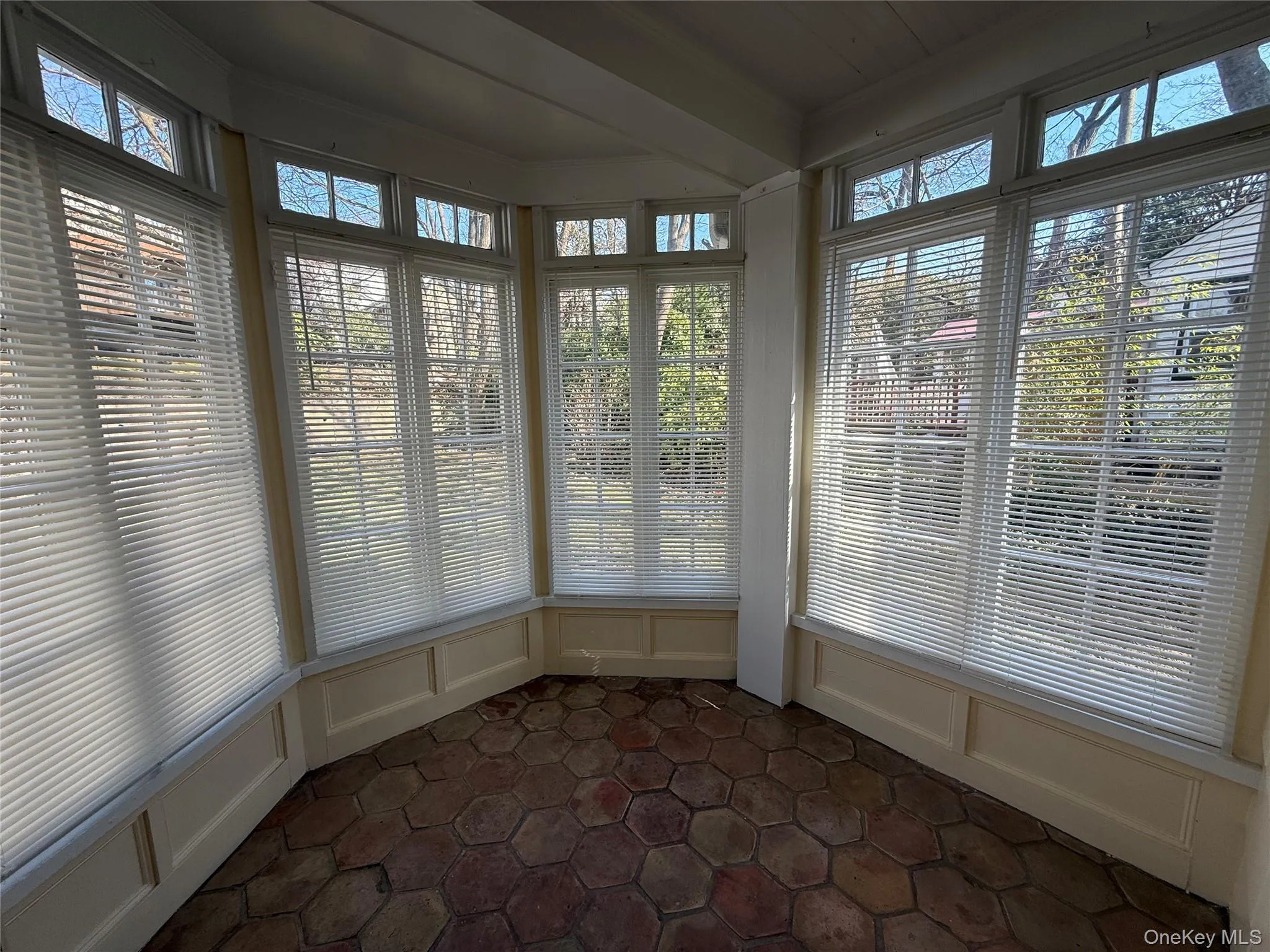 15 Maple Grove Street, North Hempstead, NY, 4 Bedrooms Bedrooms, 8 Rooms Rooms,2 BathroomsBathrooms,Residential Lease,For Rent,Maple Grove,0,970913 15 Maple Grove Street, North Hempstead, NY, 4 Bedrooms Bedrooms, 8 Rooms Rooms,2 BathroomsBathrooms,Residential Lease,For Rent,Maple Grove,0,970913