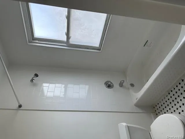 8842 240th Street, New York, NY, 1 Bedroom Bedrooms, 4 Rooms Rooms,1 BathroomBathrooms,Residential Lease,For Rent,240th,0,970935 8842 240th Street, New York, NY, 1 Bedroom Bedrooms, 4 Rooms Rooms,1 BathroomBathrooms,Residential Lease,For Rent,240th,0,970935