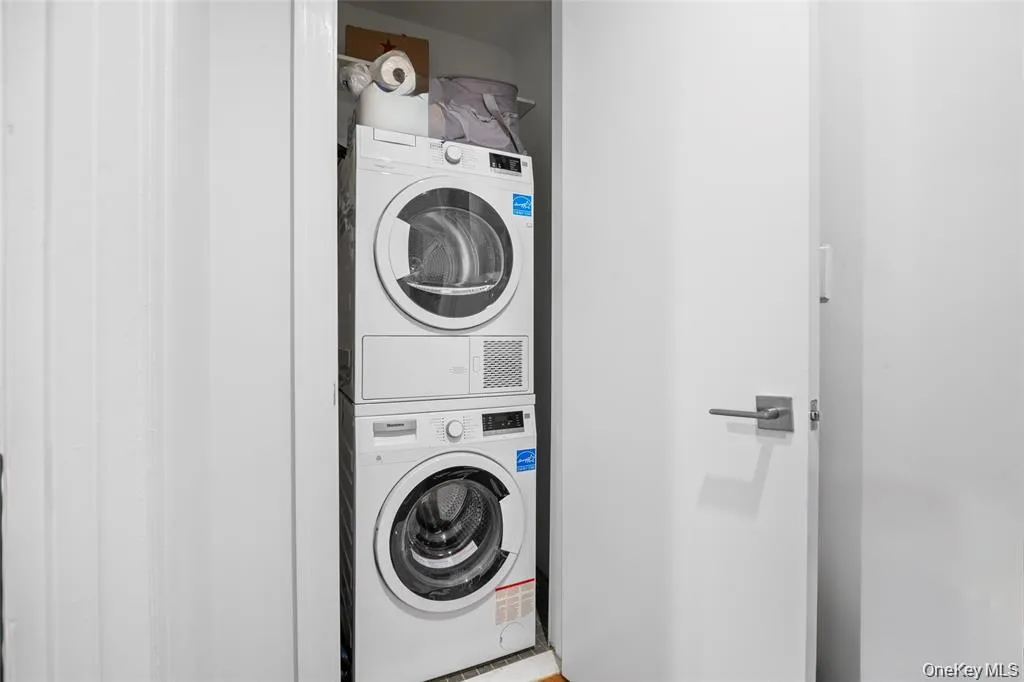 850 Metropolitan Avenue, New York, NY, 1 Bedroom Bedrooms, 3 Rooms Rooms,1 BathroomBathrooms,Residential,For Rent,Metropolitan,0,970959 850 Metropolitan Avenue, New York, NY, 1 Bedroom Bedrooms, 3 Rooms Rooms,1 BathroomBathrooms,Residential,For Rent,Metropolitan,0,970959