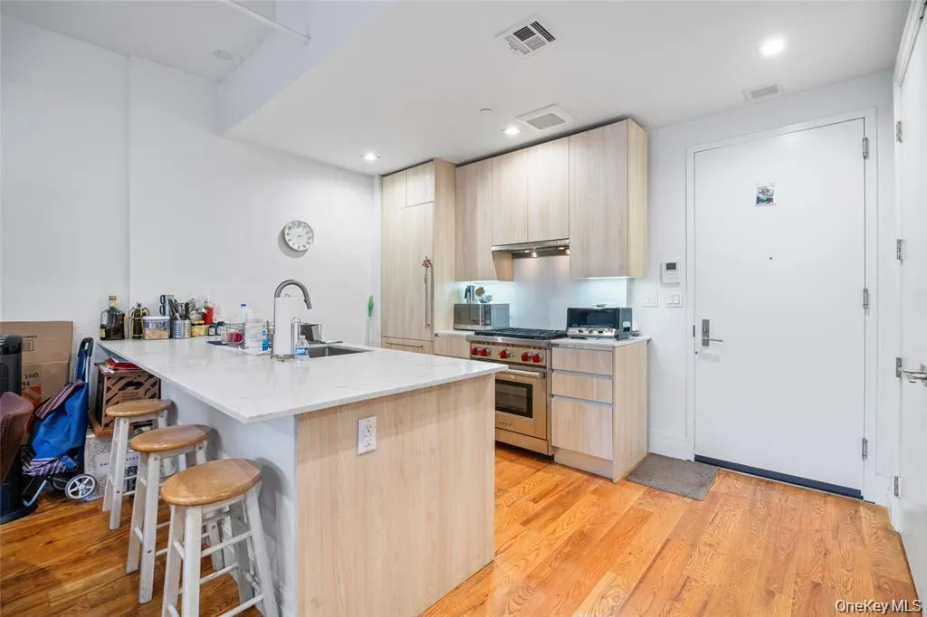 850 Metropolitan Avenue, New York, NY, 1 Bedroom Bedrooms, 3 Rooms Rooms,1 BathroomBathrooms,Residential,For Rent,Metropolitan,0,970959 850 Metropolitan Avenue, New York, NY, 1 Bedroom Bedrooms, 3 Rooms Rooms,1 BathroomBathrooms,Residential,For Rent,Metropolitan,0,970959