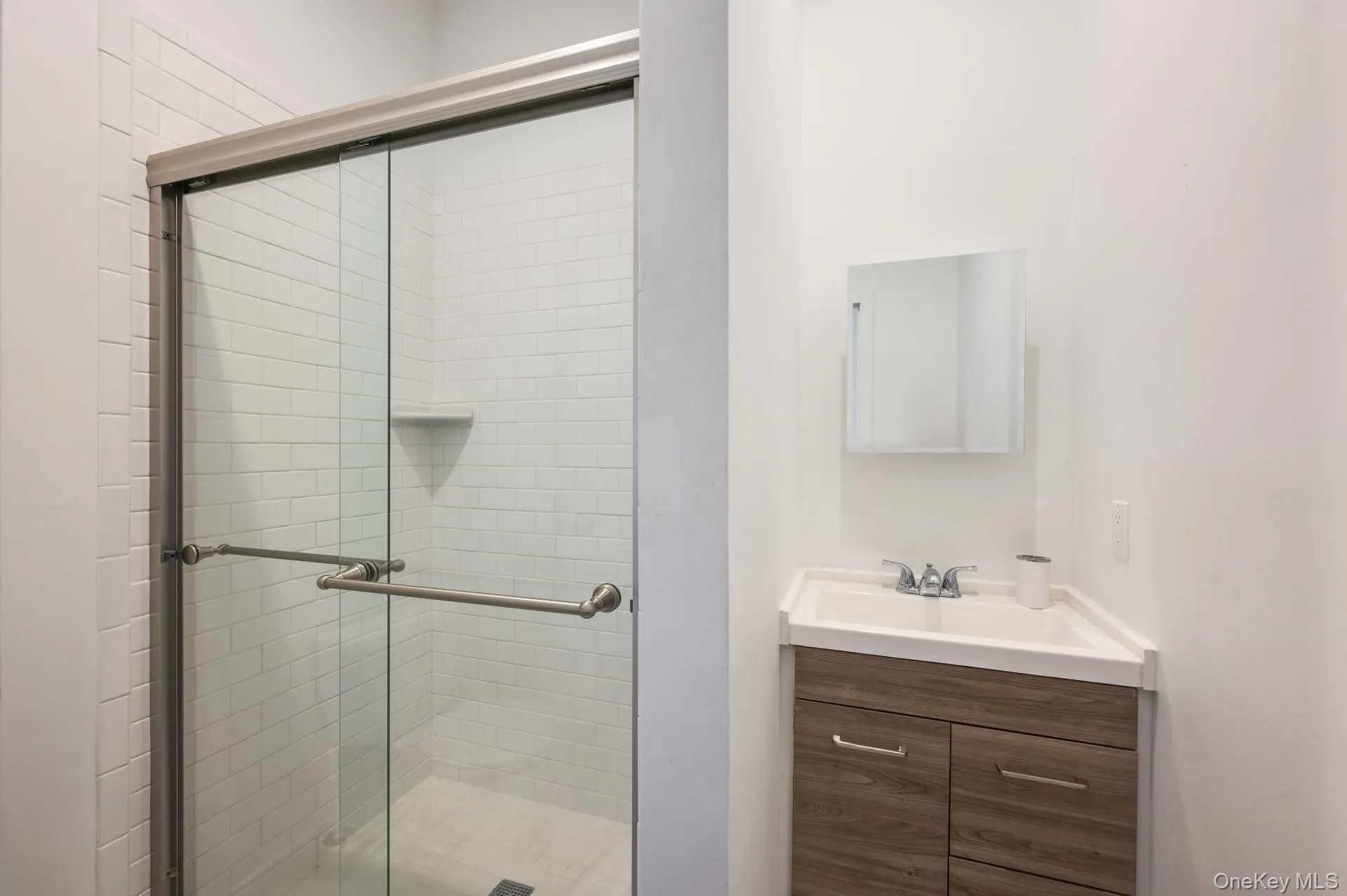 3 Meadow Way, Southampton, NY, 4 Bedrooms Bedrooms, 5 Rooms Rooms,2 BathroomsBathrooms,Residential Lease,For Rent,Meadow,0,970969 3 Meadow Way, Southampton, NY, 4 Bedrooms Bedrooms, 5 Rooms Rooms,2 BathroomsBathrooms,Residential Lease,For Rent,Meadow,0,970969