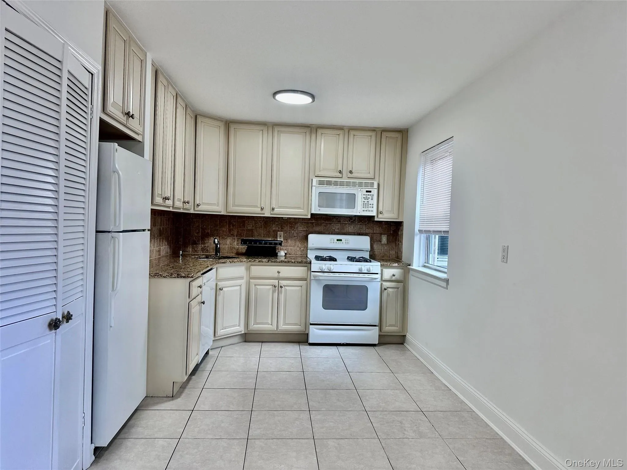 25555 75th Avenue, New York, NY, 2 Bedrooms Bedrooms, 5 Rooms Rooms,1 BathroomBathrooms,Residential Lease,For Rent,75th,0,970980 25555 75th Avenue, New York, NY, 2 Bedrooms Bedrooms, 5 Rooms Rooms,1 BathroomBathrooms,Residential Lease,For Rent,75th,0,970980