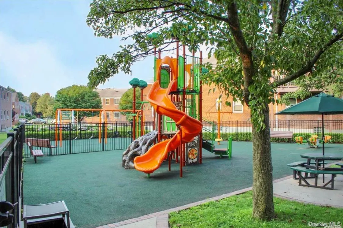 25555 75th Avenue, New York, NY, 2 Bedrooms Bedrooms, 5 Rooms Rooms,1 BathroomBathrooms,Residential Lease,For Rent,75th,0,970980 25555 75th Avenue, New York, NY, 2 Bedrooms Bedrooms, 5 Rooms Rooms,1 BathroomBathrooms,Residential Lease,For Rent,75th,0,970980