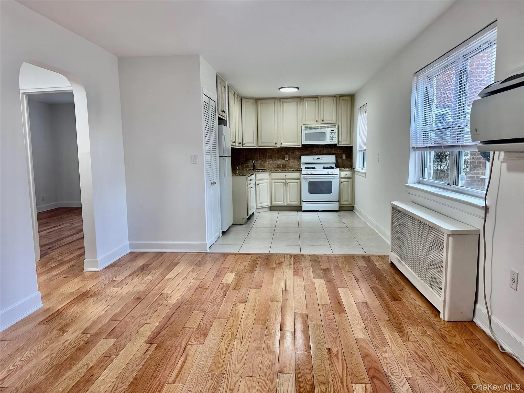 25555 75th Avenue, New York, NY, 2 Bedrooms Bedrooms, 5 Rooms Rooms,1 BathroomBathrooms,Residential Lease,For Rent,75th,0,970980 25555 75th Avenue, New York, NY, 2 Bedrooms Bedrooms, 5 Rooms Rooms,1 BathroomBathrooms,Residential Lease,For Rent,75th,0,970980