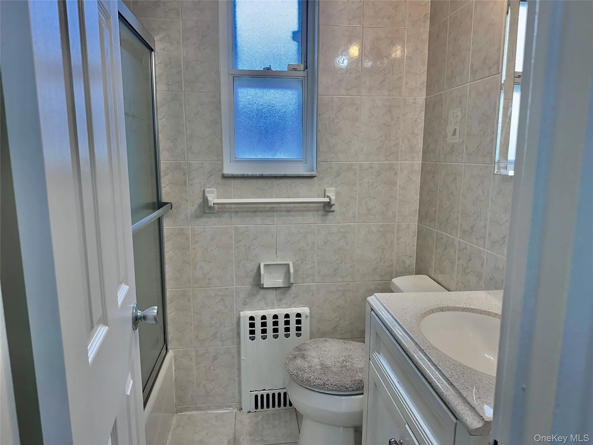 25555 75th Avenue, New York, NY, 2 Bedrooms Bedrooms, 5 Rooms Rooms,1 BathroomBathrooms,Residential Lease,For Rent,75th,0,970980 25555 75th Avenue, New York, NY, 2 Bedrooms Bedrooms, 5 Rooms Rooms,1 BathroomBathrooms,Residential Lease,For Rent,75th,0,970980