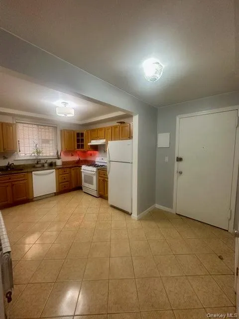 2026 Menahan Street, New York, NY, 1 Bedroom Bedrooms, 3 Rooms Rooms,1 BathroomBathrooms,Residential Lease,For Rent,Menahan,0,970982 2026 Menahan Street, New York, NY, 1 Bedroom Bedrooms, 3 Rooms Rooms,1 BathroomBathrooms,Residential Lease,For Rent,Menahan,0,970982