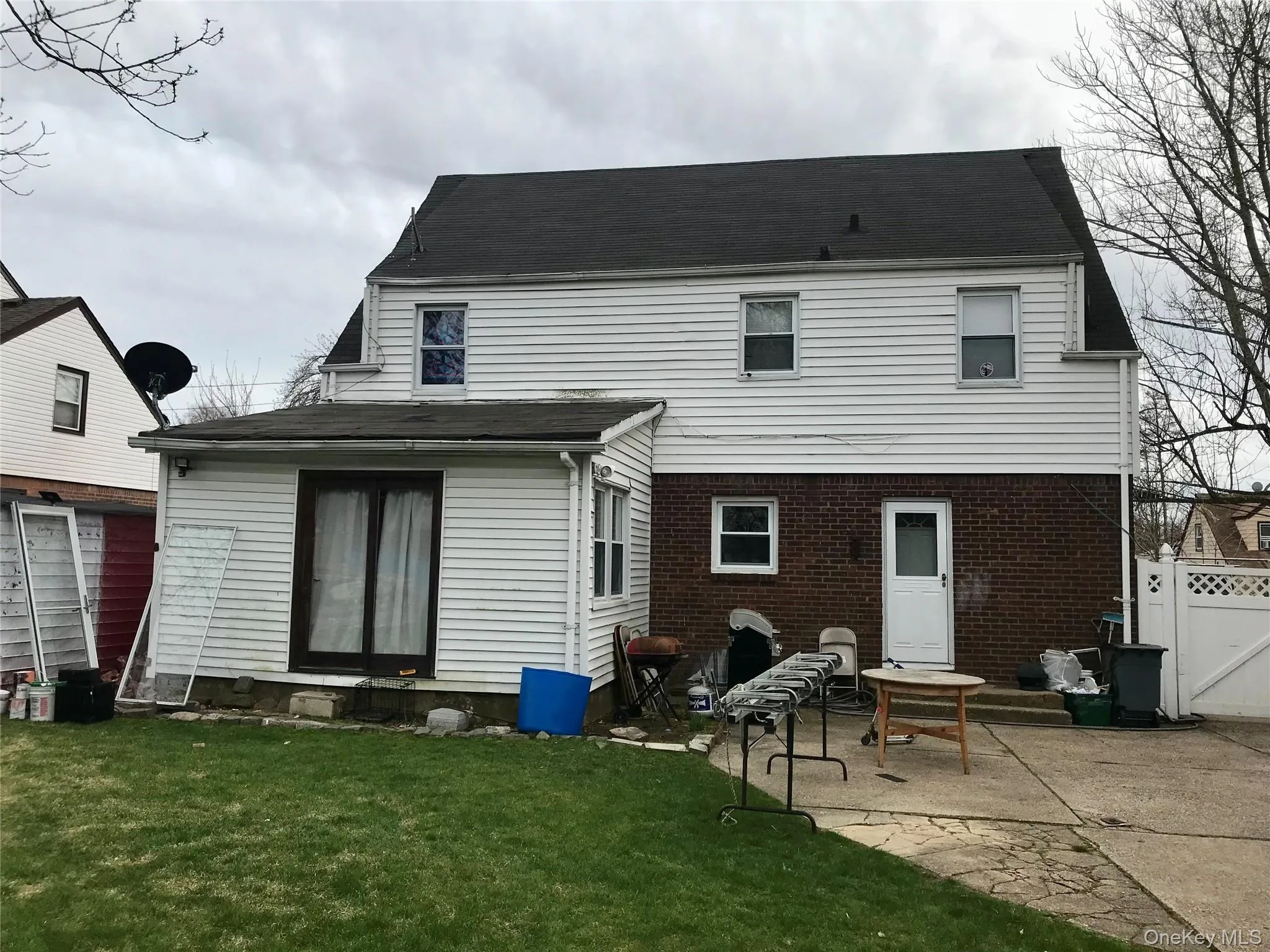 86 Clinton Avenue, Hempstead, NY, 5 Bedrooms Bedrooms, 10 Rooms Rooms,2 BathroomsBathrooms,Residential,For Rent,Clinton,0,971014 86 Clinton Avenue, Hempstead, NY, 5 Bedrooms Bedrooms, 10 Rooms Rooms,2 BathroomsBathrooms,Residential,For Rent,Clinton,0,971014