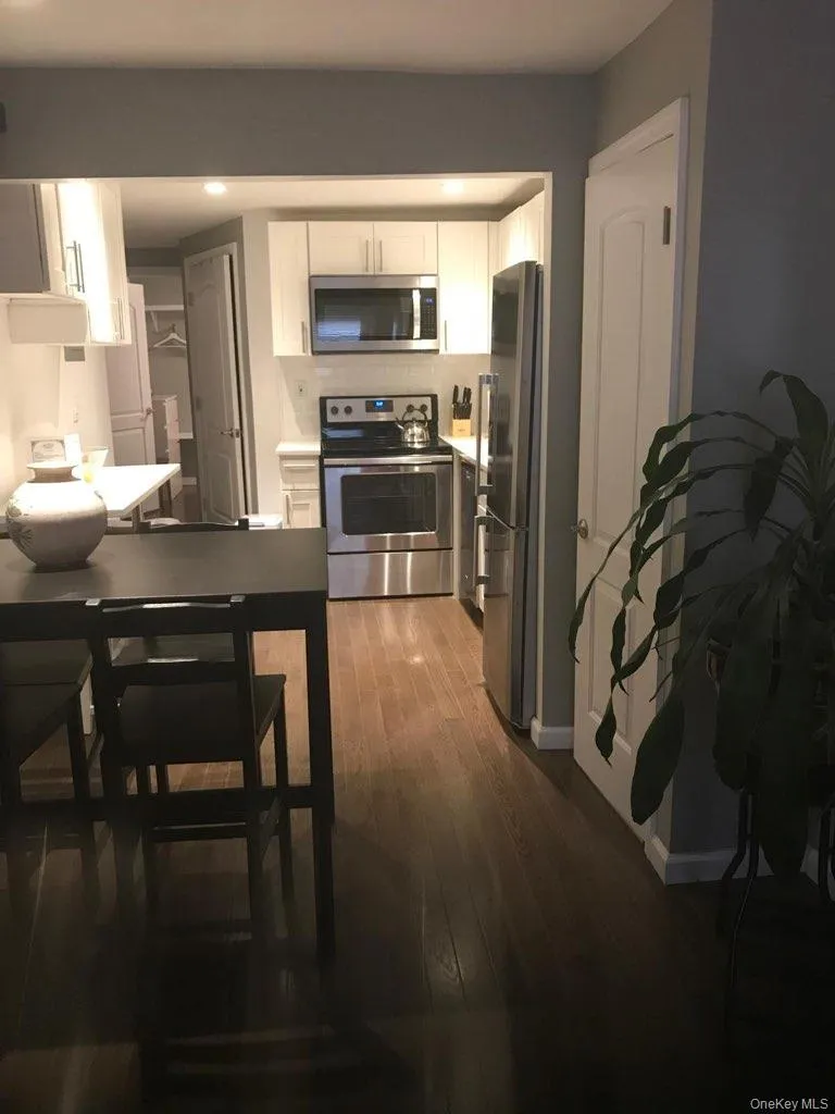 1016 Greene Avenue, New York, NY, 2 Bedrooms Bedrooms, 3 Rooms Rooms,1 BathroomBathrooms,Residential Lease,For Rent,Greene,0,971035 1016 Greene Avenue, New York, NY, 2 Bedrooms Bedrooms, 3 Rooms Rooms,1 BathroomBathrooms,Residential Lease,For Rent,Greene,0,971035