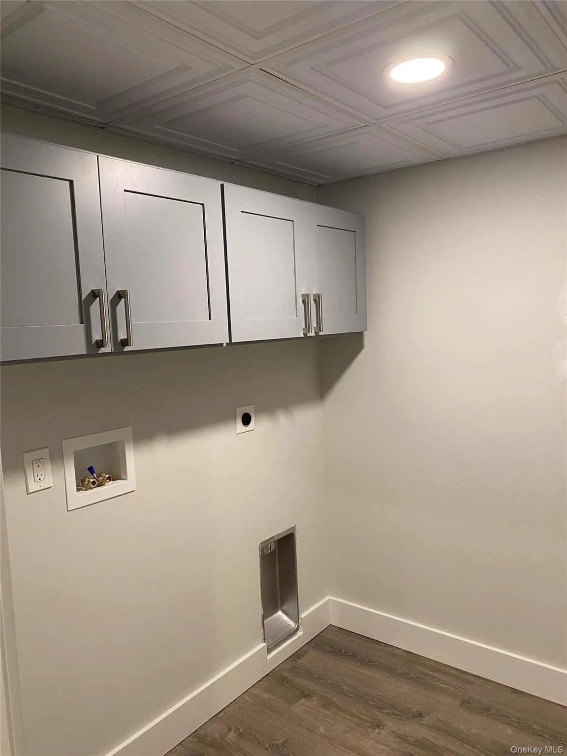 in unit laundry room/utility room in unit laundry room/utility room