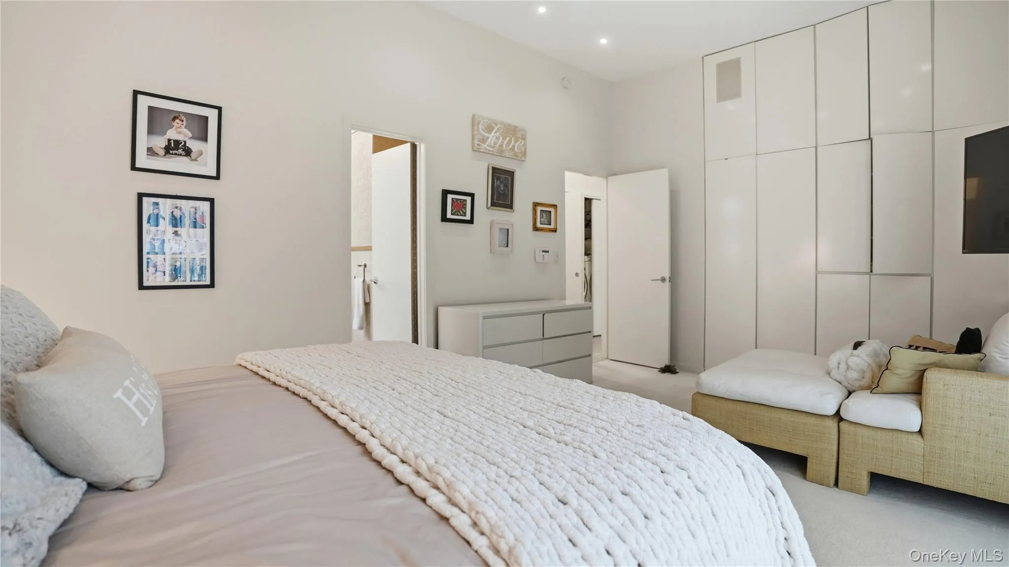 15 Blueberry Lane, Southampton, NY, 4 Bedrooms Bedrooms, 8 Rooms Rooms,3 BathroomsBathrooms,Residential Lease,For Rent,Blueberry,0,971046 15 Blueberry Lane, Southampton, NY, 4 Bedrooms Bedrooms, 8 Rooms Rooms,3 BathroomsBathrooms,Residential Lease,For Rent,Blueberry,0,971046