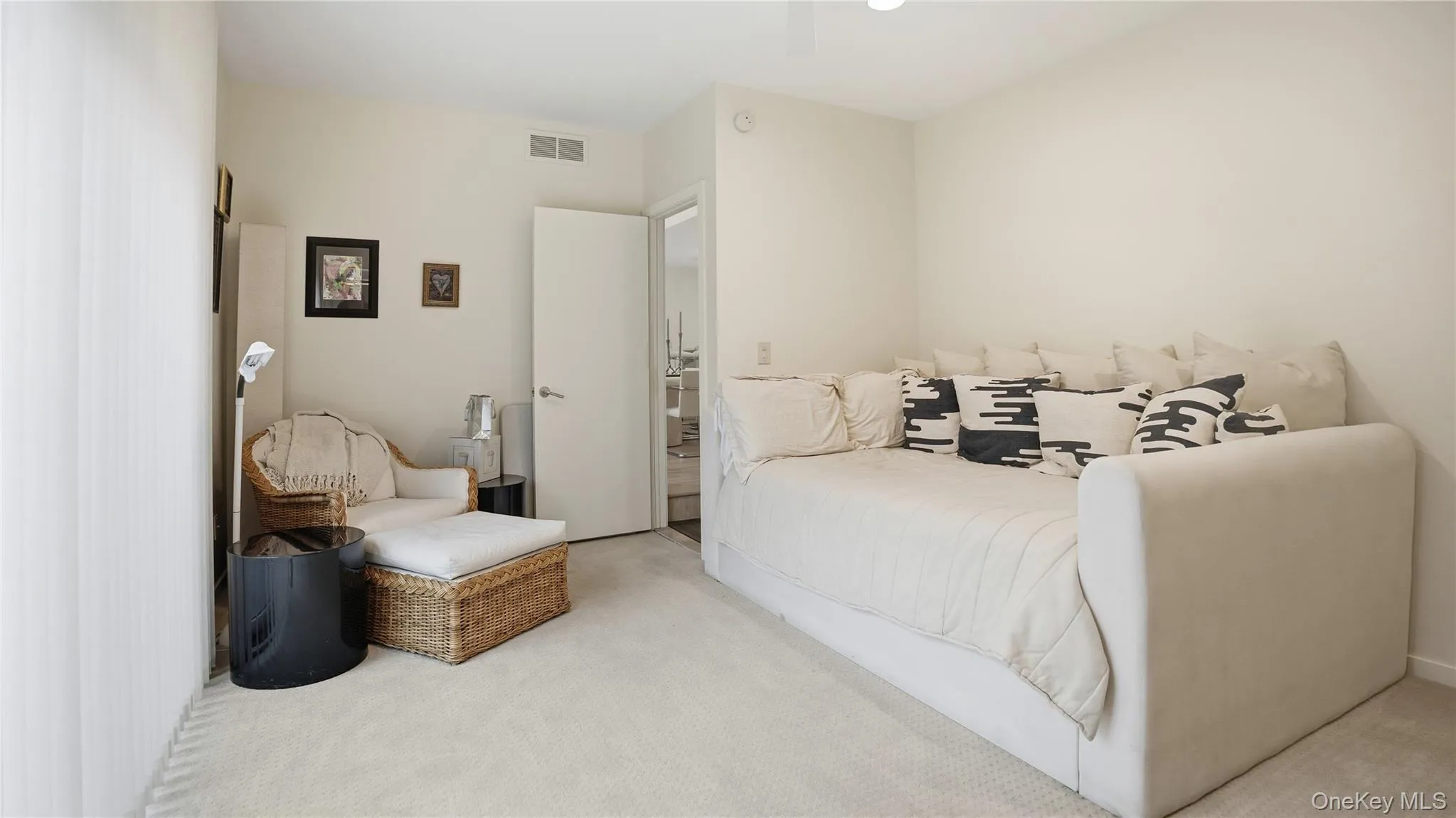 Bedroom with queen daybed, and sliding doors to yard & pool. Bedroom with queen daybed, and sliding doors to yard & pool.