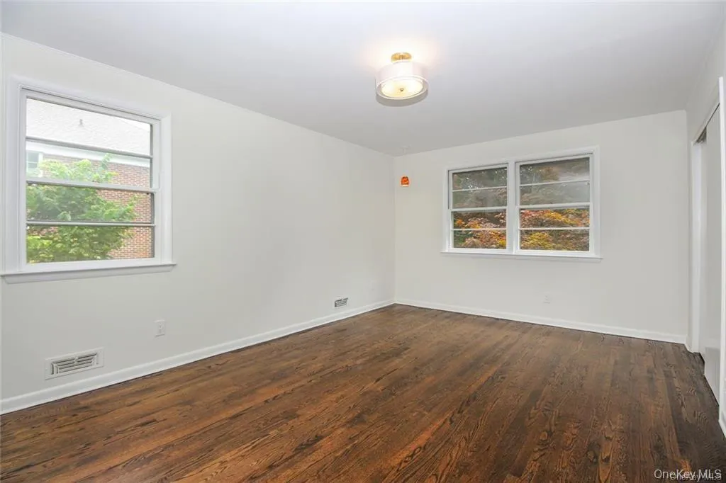 Largest Bedroom, Can be used as a Master or Easily Accomodate 2 Beds Largest Bedroom, Can be used as a Master or Easily Accomodate 2 Beds