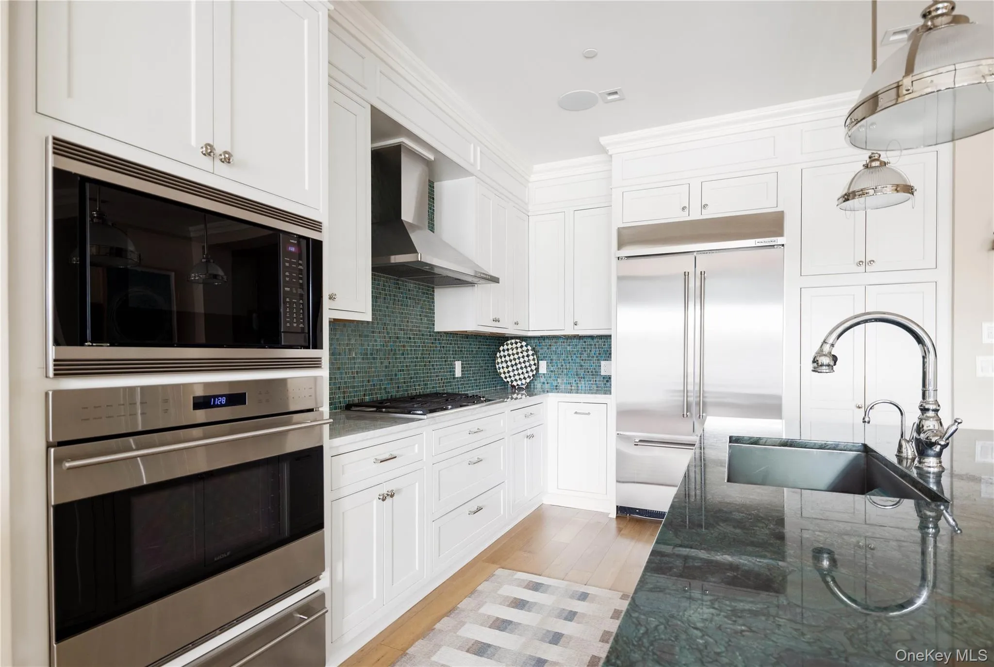 2000 Royal Court, North Hempstead, NY, 2 Bedrooms Bedrooms, 6 Rooms Rooms,2 BathroomsBathrooms,Residential,For Rent,Royal,0,971049 2000 Royal Court, North Hempstead, NY, 2 Bedrooms Bedrooms, 6 Rooms Rooms,2 BathroomsBathrooms,Residential,For Rent,Royal,0,971049
