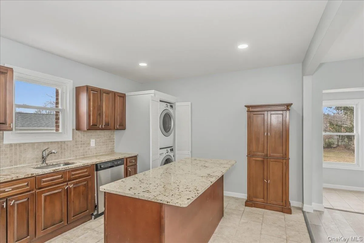 75 Anstice Street, Oyster Bay, NY, 2 Bedrooms Bedrooms, 4 Rooms Rooms,1 BathroomBathrooms,Residential Lease,For Rent,Anstice,0,971064 75 Anstice Street, Oyster Bay, NY, 2 Bedrooms Bedrooms, 4 Rooms Rooms,1 BathroomBathrooms,Residential Lease,For Rent,Anstice,0,971064