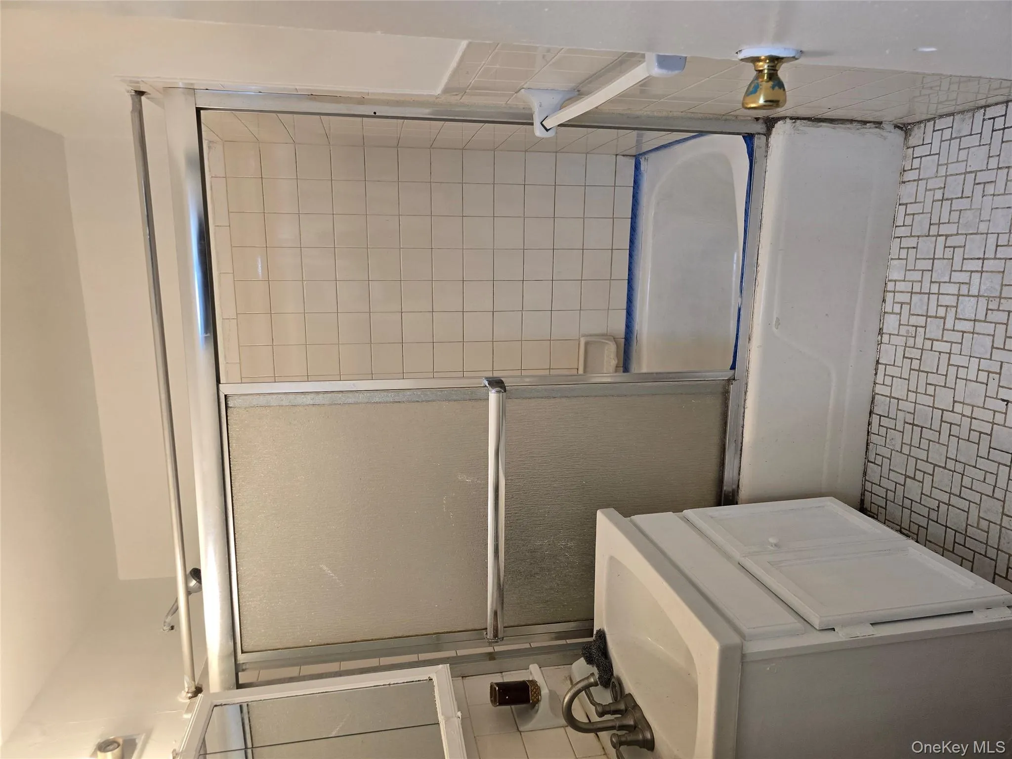 92-29 Lemont Ave, New York, NY, 2 Bedrooms Bedrooms, 3 Rooms Rooms,1 BathroomBathrooms,Residential Sale,For Rent,Lemont Ave,0,971085 92-29 Lemont Ave, New York, NY, 2 Bedrooms Bedrooms, 3 Rooms Rooms,1 BathroomBathrooms,Residential Sale,For Rent,Lemont Ave,0,971085