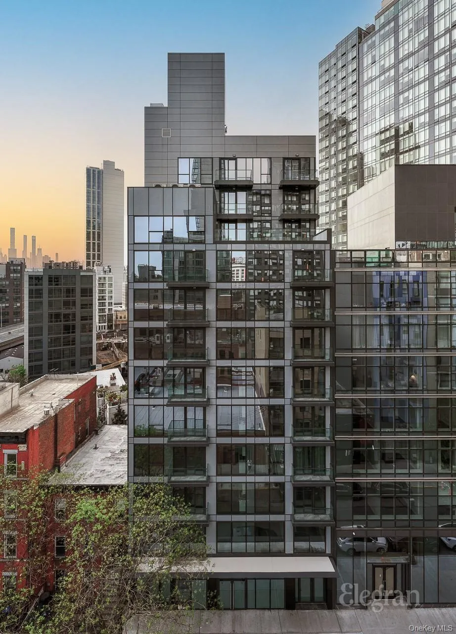 4262 Hunter Street, New York, NY, 2 Bedrooms Bedrooms, 4 Rooms Rooms,2 BathroomsBathrooms,Residential Sale,For Rent,Hunter,0,971100 4262 Hunter Street, New York, NY, 2 Bedrooms Bedrooms, 4 Rooms Rooms,2 BathroomsBathrooms,Residential Sale,For Rent,Hunter,0,971100