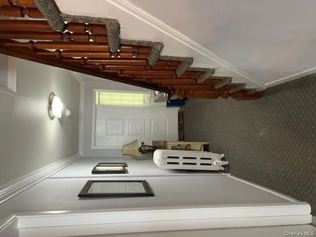 Unit 4 upstairs. Unit 4 upstairs.