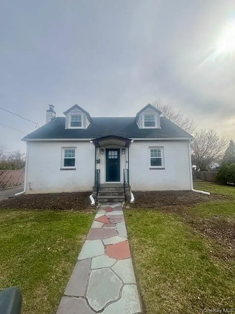 1026 Glen Cove Avenue, Oyster Bay, NY, 4 Bedrooms Bedrooms, 6 Rooms Rooms,1 BathroomBathrooms,Residential Lease,For Rent,Glen Cove,0,971164 1026 Glen Cove Avenue, Oyster Bay, NY, 4 Bedrooms Bedrooms, 6 Rooms Rooms,1 BathroomBathrooms,Residential Lease,For Rent,Glen Cove,0,971164