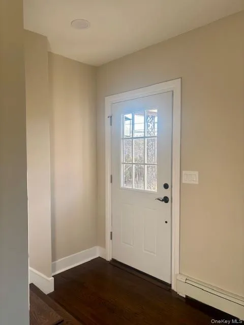 1026 Glen Cove Avenue, Oyster Bay, NY, 4 Bedrooms Bedrooms, 6 Rooms Rooms,1 BathroomBathrooms,Residential Lease,For Rent,Glen Cove,0,971164 1026 Glen Cove Avenue, Oyster Bay, NY, 4 Bedrooms Bedrooms, 6 Rooms Rooms,1 BathroomBathrooms,Residential Lease,For Rent,Glen Cove,0,971164