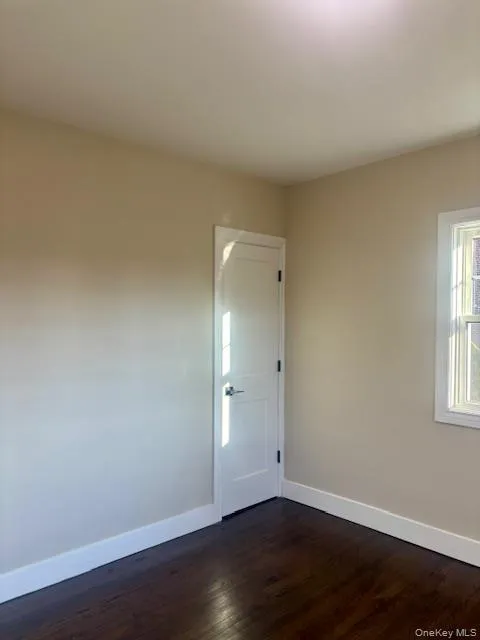 1026 Glen Cove Avenue, Oyster Bay, NY, 4 Bedrooms Bedrooms, 6 Rooms Rooms,1 BathroomBathrooms,Residential Lease,For Rent,Glen Cove,0,971164 1026 Glen Cove Avenue, Oyster Bay, NY, 4 Bedrooms Bedrooms, 6 Rooms Rooms,1 BathroomBathrooms,Residential Lease,For Rent,Glen Cove,0,971164