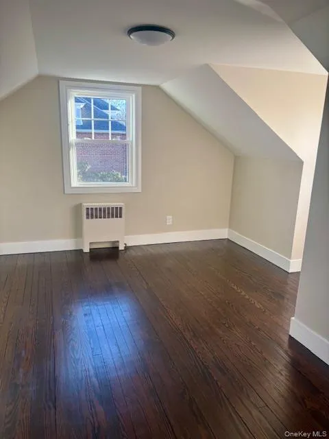 1026 Glen Cove Avenue, Oyster Bay, NY, 4 Bedrooms Bedrooms, 6 Rooms Rooms,1 BathroomBathrooms,Residential Lease,For Rent,Glen Cove,0,971164 1026 Glen Cove Avenue, Oyster Bay, NY, 4 Bedrooms Bedrooms, 6 Rooms Rooms,1 BathroomBathrooms,Residential Lease,For Rent,Glen Cove,0,971164