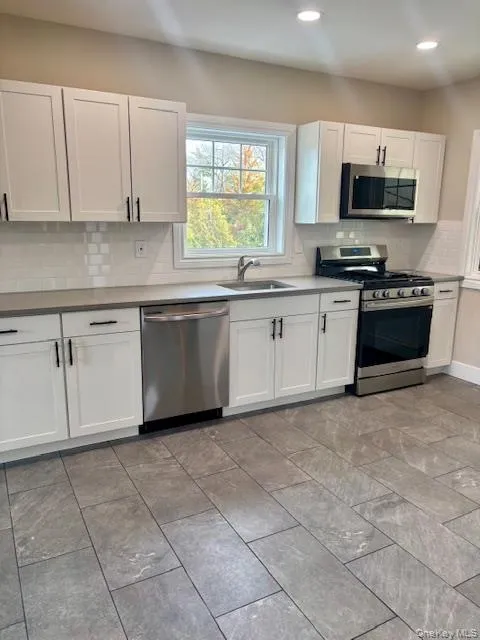 1026 Glen Cove Avenue, Oyster Bay, NY, 4 Bedrooms Bedrooms, 6 Rooms Rooms,1 BathroomBathrooms,Residential Lease,For Rent,Glen Cove,0,971164 1026 Glen Cove Avenue, Oyster Bay, NY, 4 Bedrooms Bedrooms, 6 Rooms Rooms,1 BathroomBathrooms,Residential Lease,For Rent,Glen Cove,0,971164