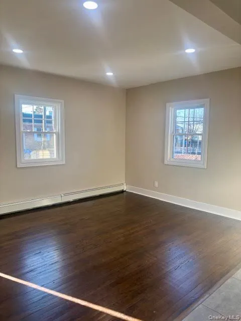 1026 Glen Cove Avenue, Oyster Bay, NY, 4 Bedrooms Bedrooms, 6 Rooms Rooms,1 BathroomBathrooms,Residential Lease,For Rent,Glen Cove,0,971164 1026 Glen Cove Avenue, Oyster Bay, NY, 4 Bedrooms Bedrooms, 6 Rooms Rooms,1 BathroomBathrooms,Residential Lease,For Rent,Glen Cove,0,971164