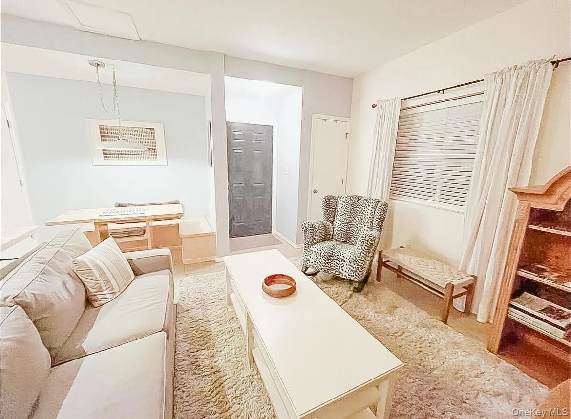 23 Pearl Street, Rockland, NY, 1 Bedroom Bedrooms, 4 Rooms Rooms,1 BathroomBathrooms,Residential Lease,For Rent,Pearl,0,971180 23 Pearl Street, Rockland, NY, 1 Bedroom Bedrooms, 4 Rooms Rooms,1 BathroomBathrooms,Residential Lease,For Rent,Pearl,0,971180