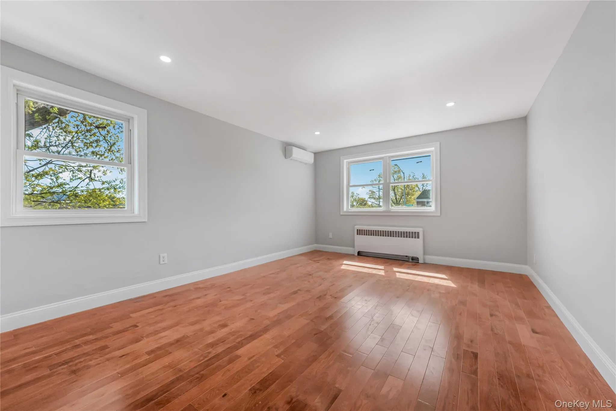 8459 Goldington Court, New York, NY, 4 Bedrooms Bedrooms, 7 Rooms Rooms,3 BathroomsBathrooms,Residential,For Rent,Goldington,0,971186 8459 Goldington Court, New York, NY, 4 Bedrooms Bedrooms, 7 Rooms Rooms,3 BathroomsBathrooms,Residential,For Rent,Goldington,0,971186