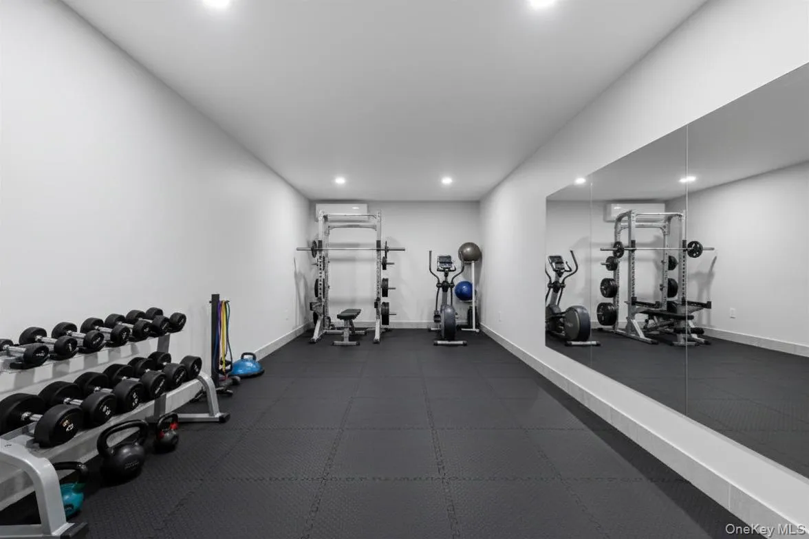 8459 Goldington Court, New York, NY, 4 Bedrooms Bedrooms, 7 Rooms Rooms,3 BathroomsBathrooms,Residential,For Rent,Goldington,0,971186 8459 Goldington Court, New York, NY, 4 Bedrooms Bedrooms, 7 Rooms Rooms,3 BathroomsBathrooms,Residential,For Rent,Goldington,0,971186