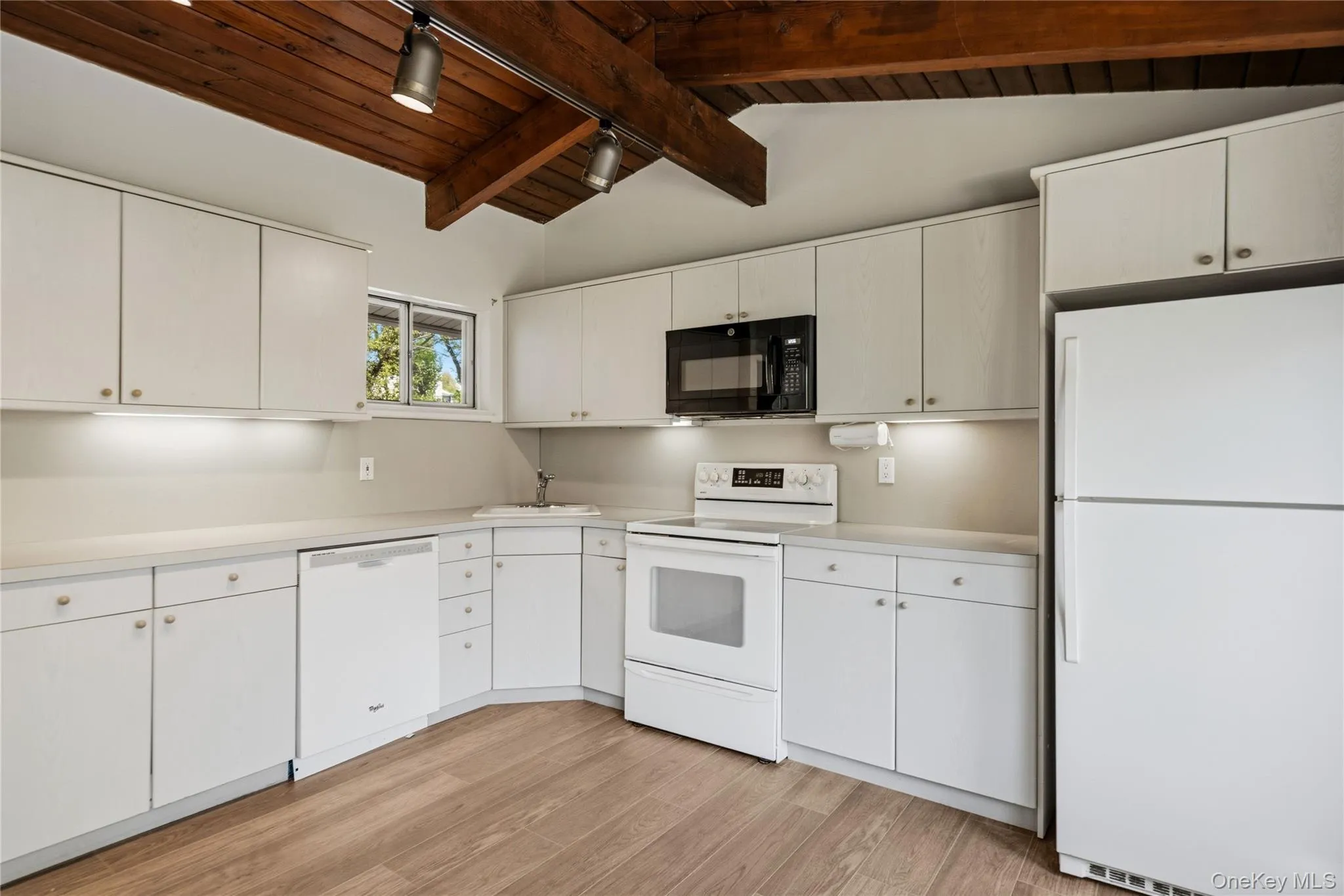 6 Split Oak Drive, Oyster Bay, NY, 4 Bedrooms Bedrooms, 11 Rooms Rooms,3 BathroomsBathrooms,Residential,For Rent,Split Oak,0,971199 6 Split Oak Drive, Oyster Bay, NY, 4 Bedrooms Bedrooms, 11 Rooms Rooms,3 BathroomsBathrooms,Residential,For Rent,Split Oak,0,971199