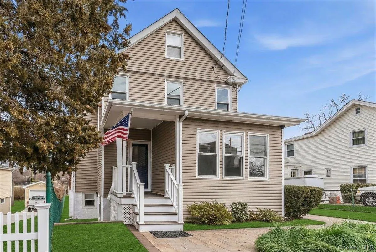 75 Anstice Street, Oyster Bay, NY, 1 Bedroom Bedrooms, 3 Rooms Rooms,1 BathroomBathrooms,Residential Lease,For Rent,Anstice,0,971226 75 Anstice Street, Oyster Bay, NY, 1 Bedroom Bedrooms, 3 Rooms Rooms,1 BathroomBathrooms,Residential Lease,For Rent,Anstice,0,971226