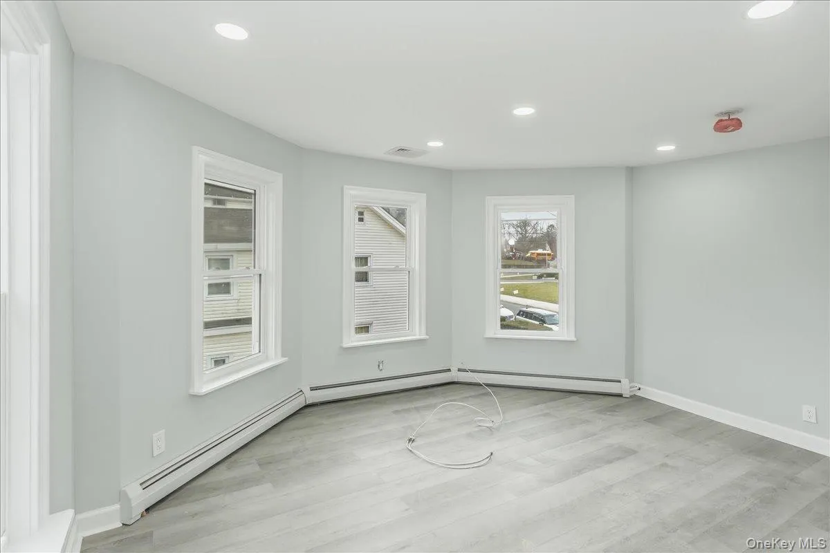 75 Anstice Street, Oyster Bay, NY, 1 Bedroom Bedrooms, 3 Rooms Rooms,1 BathroomBathrooms,Residential Lease,For Rent,Anstice,0,971226 75 Anstice Street, Oyster Bay, NY, 1 Bedroom Bedrooms, 3 Rooms Rooms,1 BathroomBathrooms,Residential Lease,For Rent,Anstice,0,971226