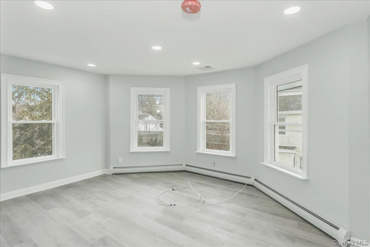 75 Anstice Street, Oyster Bay, NY, 1 Bedroom Bedrooms, 3 Rooms Rooms,1 BathroomBathrooms,Residential Lease,For Rent,Anstice,0,971226 75 Anstice Street, Oyster Bay, NY, 1 Bedroom Bedrooms, 3 Rooms Rooms,1 BathroomBathrooms,Residential Lease,For Rent,Anstice,0,971226