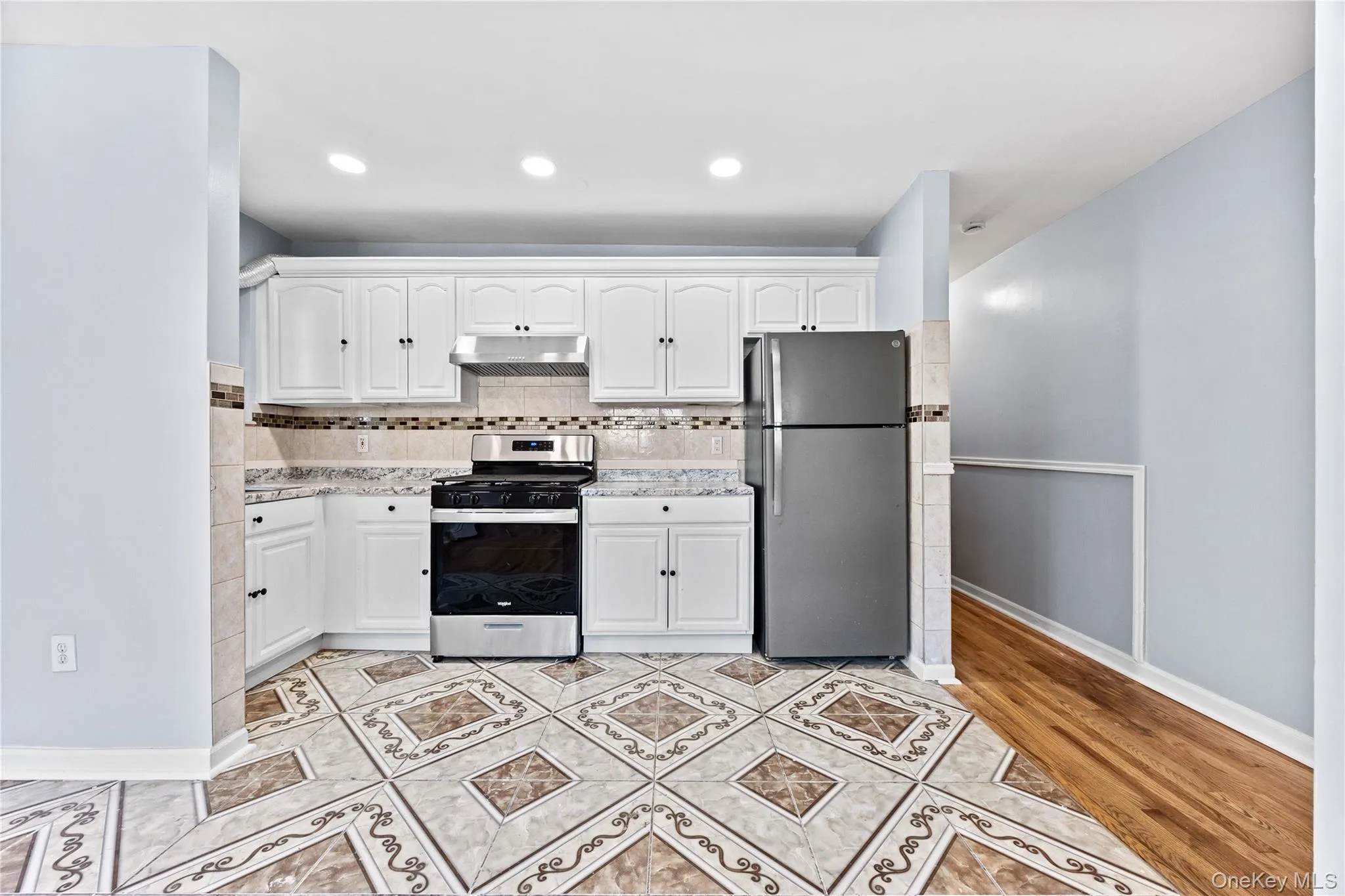 2220 Chatterton Avenue, New York, NY, 3 Bedrooms Bedrooms, 4 Rooms Rooms,2 BathroomsBathrooms,Residential Lease,For Rent,Chatterton,0,971300 2220 Chatterton Avenue, New York, NY, 3 Bedrooms Bedrooms, 4 Rooms Rooms,2 BathroomsBathrooms,Residential Lease,For Rent,Chatterton,0,971300