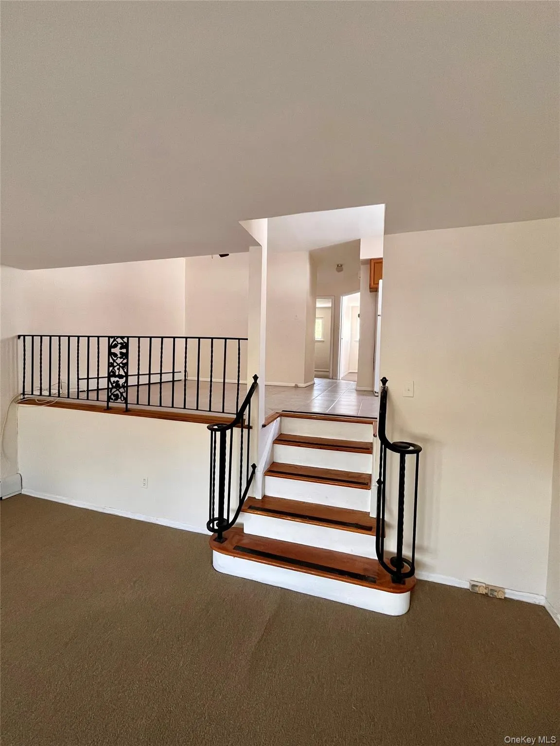 34-16 Brookside Street, New York, NY, 2 Bedrooms Bedrooms, 6 Rooms Rooms,1 BathroomBathrooms,Residential Lease,For Rent,Brookside,0,971331 34-16 Brookside Street, New York, NY, 2 Bedrooms Bedrooms, 6 Rooms Rooms,1 BathroomBathrooms,Residential Lease,For Rent,Brookside,0,971331