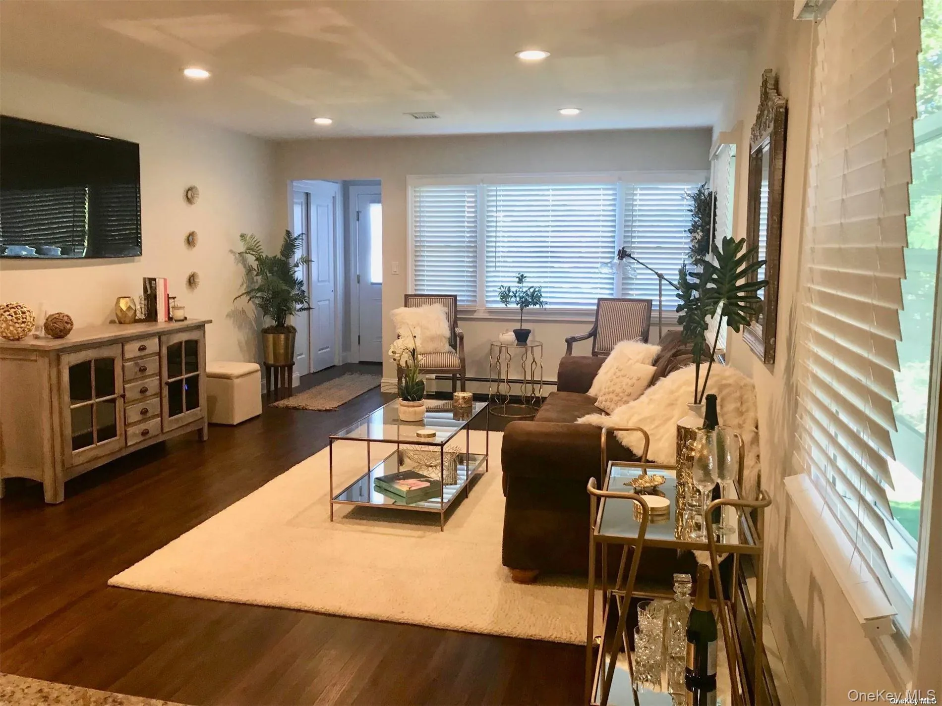 9 North Street, Oyster Bay, NY, 2 Bedrooms Bedrooms, 5 Rooms Rooms,1 BathroomBathrooms,Residential Lease,For Rent,North,0,971353 9 North Street, Oyster Bay, NY, 2 Bedrooms Bedrooms, 5 Rooms Rooms,1 BathroomBathrooms,Residential Lease,For Rent,North,0,971353