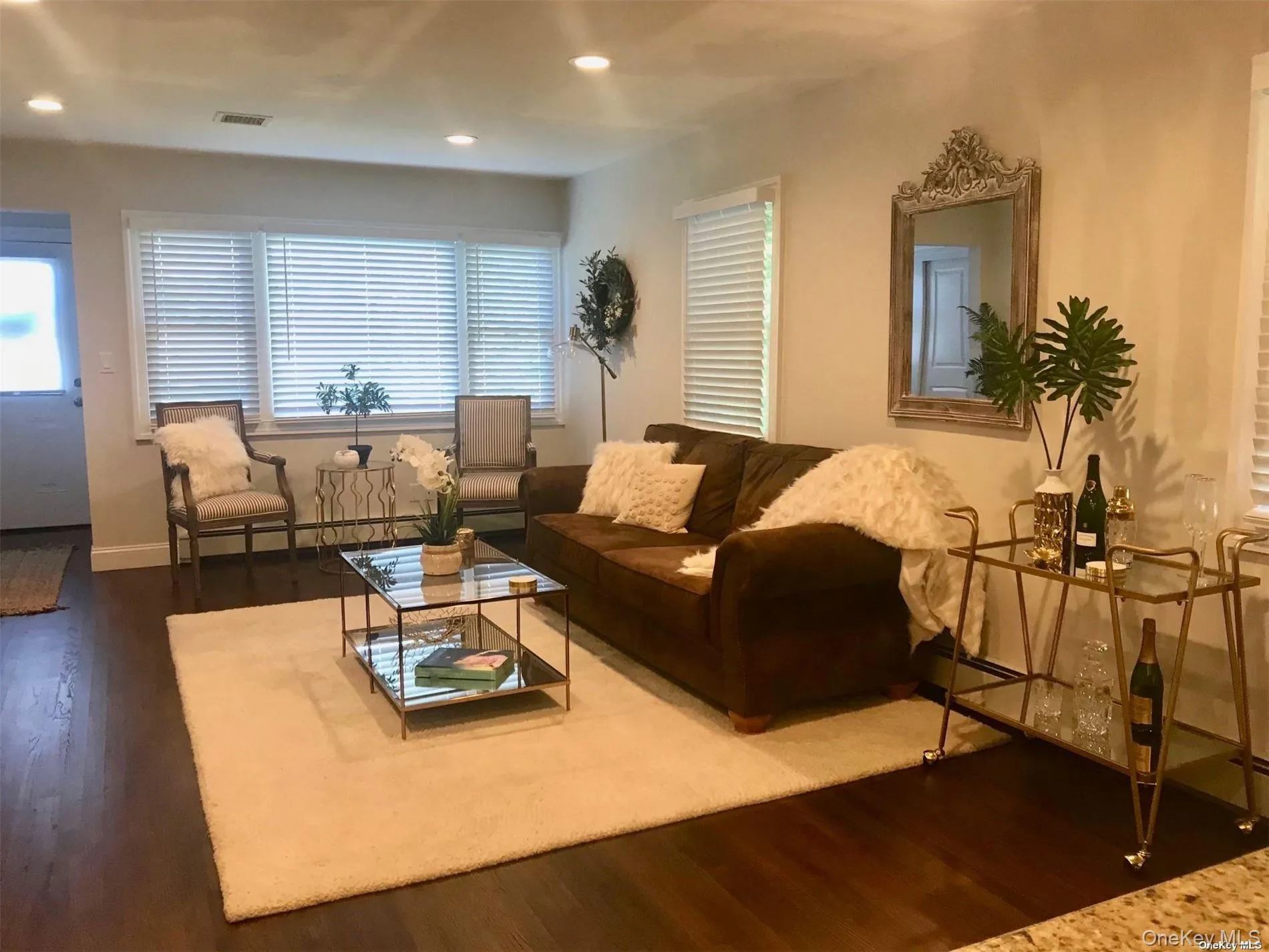 9 North Street, Oyster Bay, NY, 2 Bedrooms Bedrooms, 5 Rooms Rooms,1 BathroomBathrooms,Residential Lease,For Rent,North,0,971353 9 North Street, Oyster Bay, NY, 2 Bedrooms Bedrooms, 5 Rooms Rooms,1 BathroomBathrooms,Residential Lease,For Rent,North,0,971353