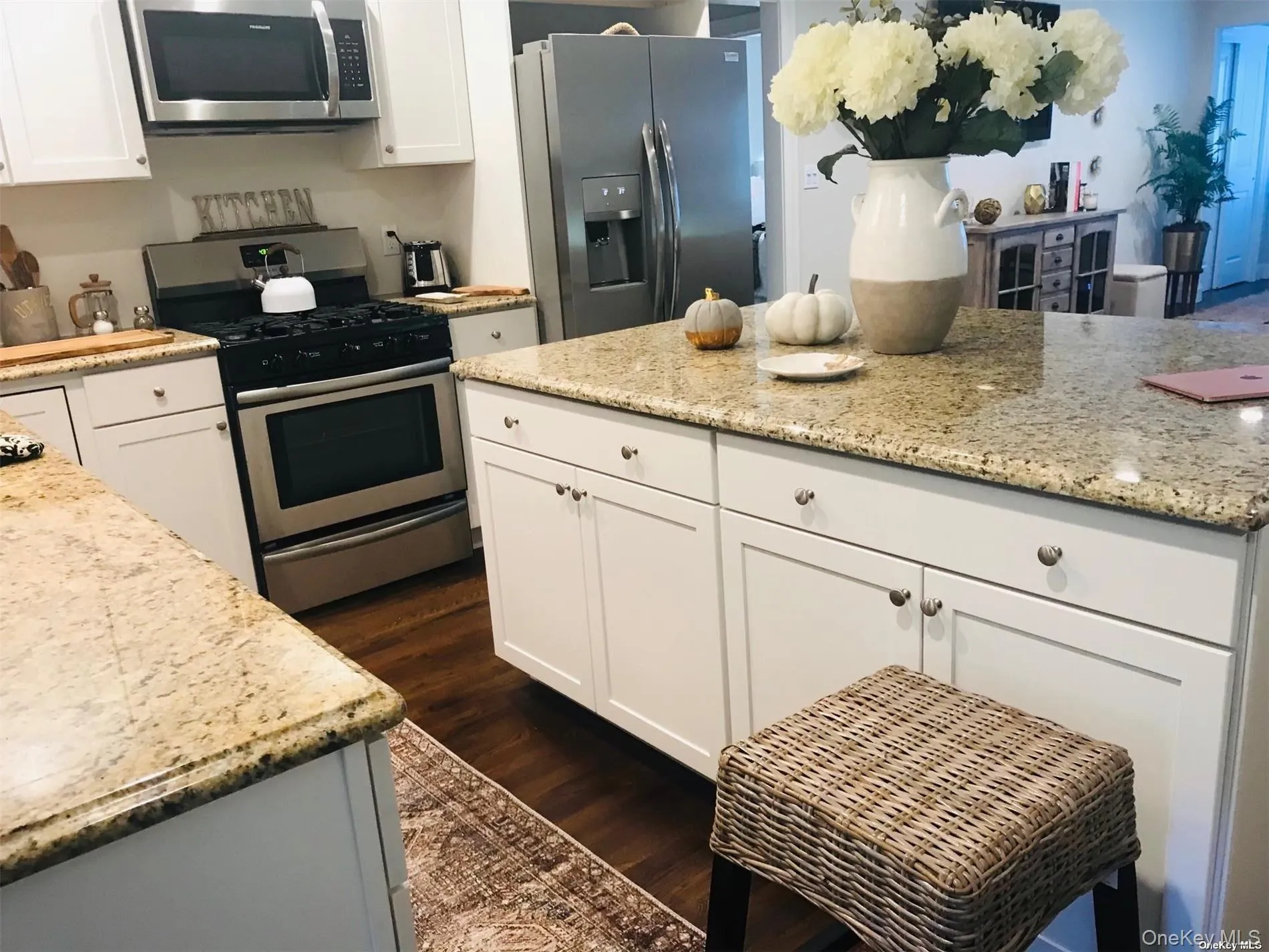 9 North Street, Oyster Bay, NY, 2 Bedrooms Bedrooms, 5 Rooms Rooms,1 BathroomBathrooms,Residential Lease,For Rent,North,0,971353 9 North Street, Oyster Bay, NY, 2 Bedrooms Bedrooms, 5 Rooms Rooms,1 BathroomBathrooms,Residential Lease,For Rent,North,0,971353