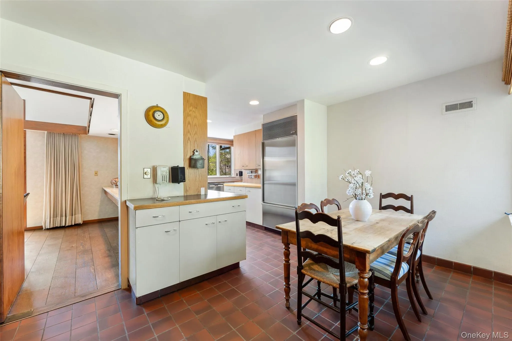 Breakfast area overlooking kitchen Breakfast area overlooking kitchen