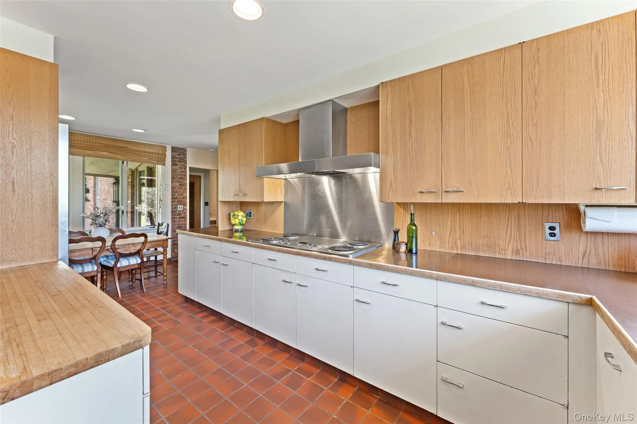 View of kitchen with plenty of space for cooking! View of kitchen with plenty of space for cooking!