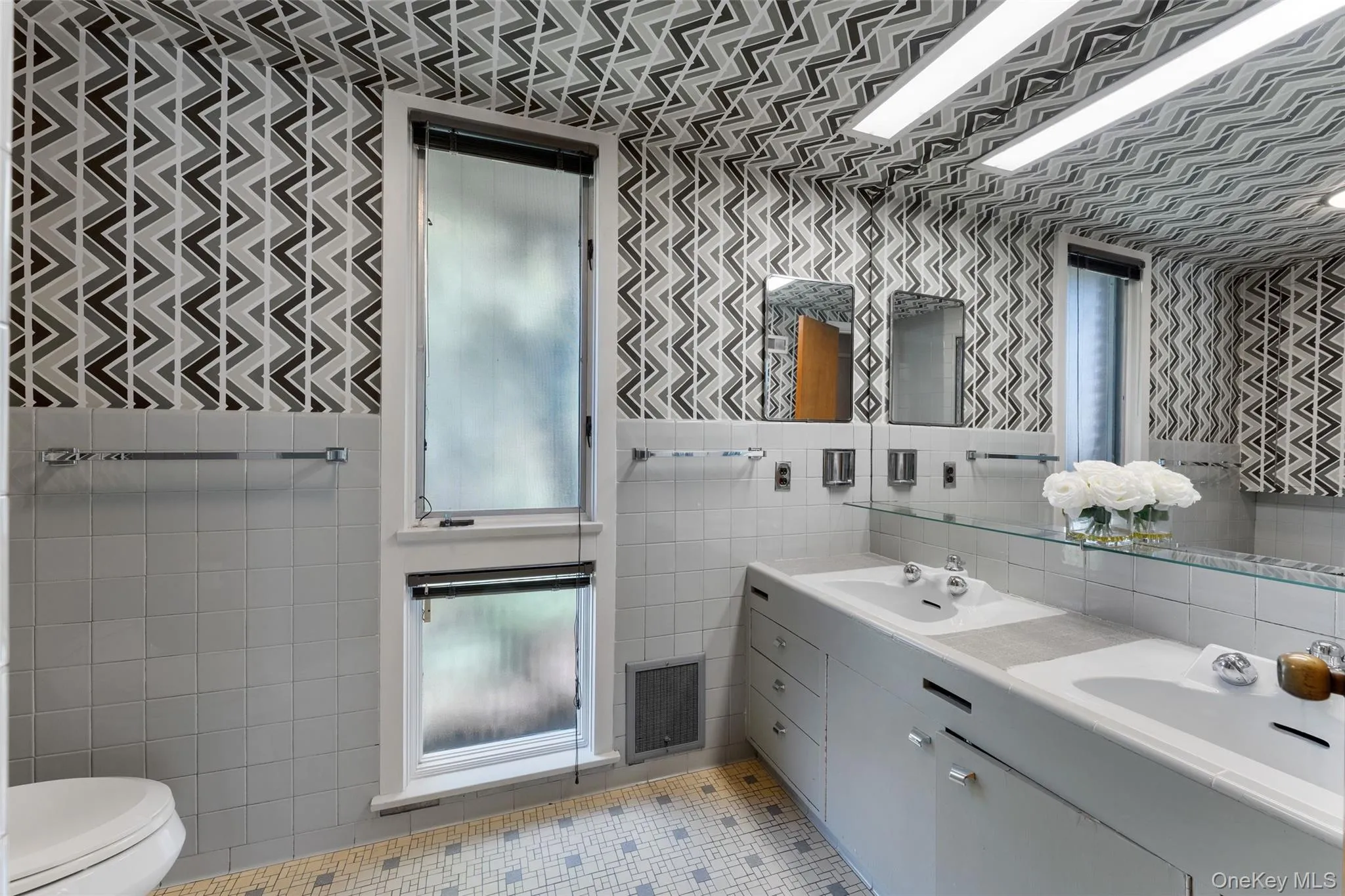 Full Bathroom Full Bathroom