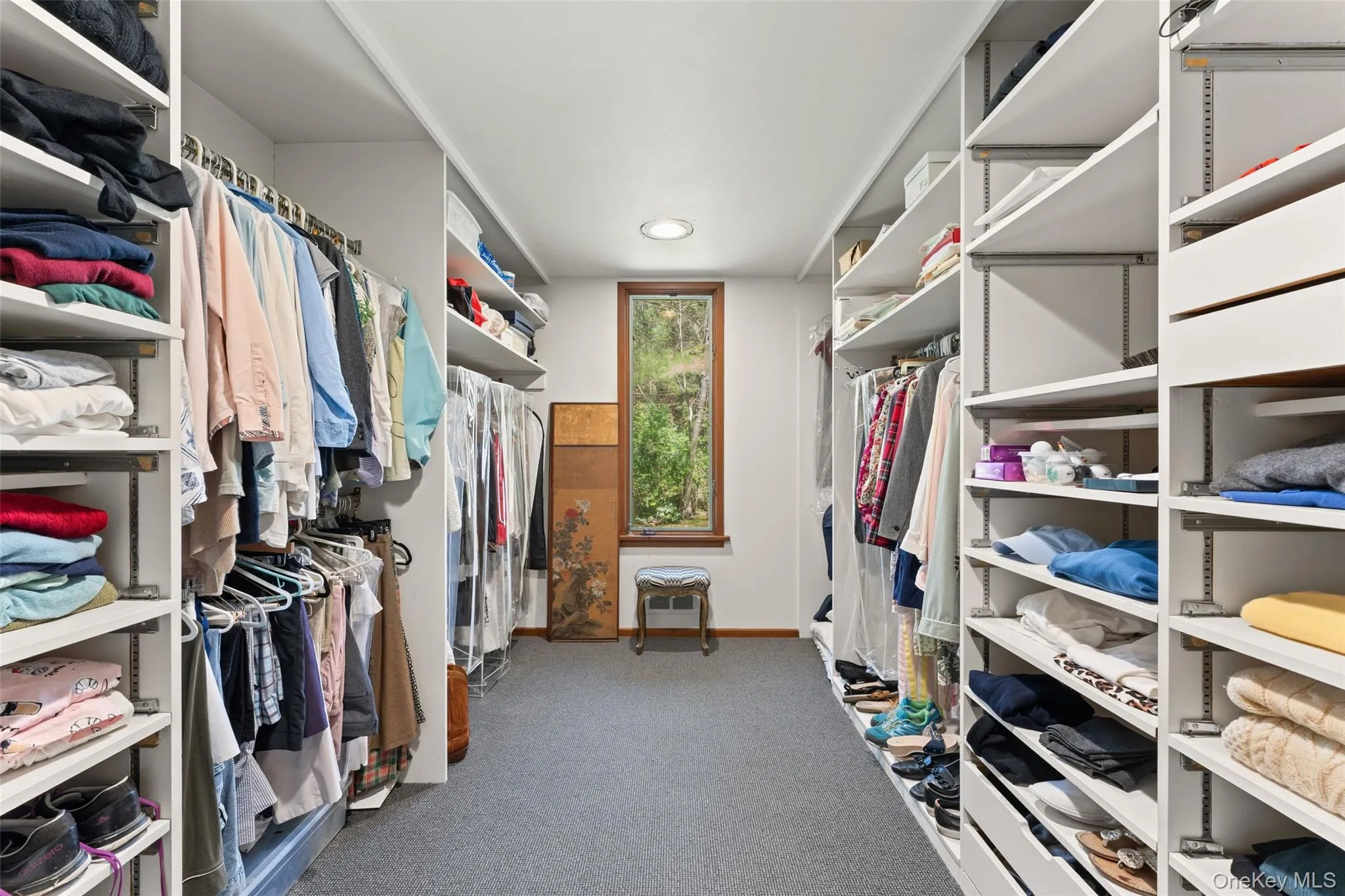 Walk in closet Walk in closet