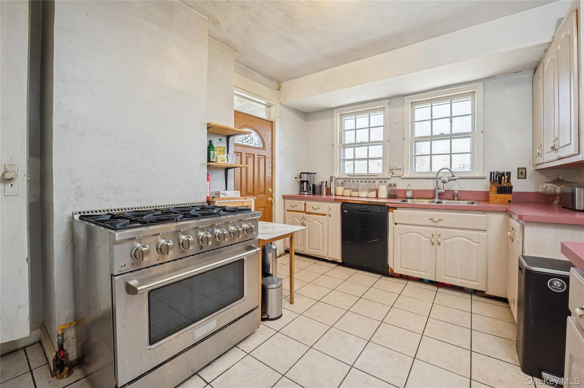 7 The Court, New Rochelle, NY, 6 Bedrooms Bedrooms, 18 Rooms Rooms,5 BathroomsBathrooms,Residential,For Rent,The,0,971364 7 The Court, New Rochelle, NY, 6 Bedrooms Bedrooms, 18 Rooms Rooms,5 BathroomsBathrooms,Residential,For Rent,The,0,971364